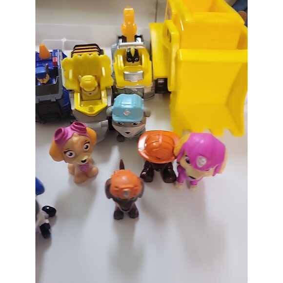 Mixed Lot of PAW PATROL Action Figures & Vehicles cake toppers etc.. - Picture 5 of 13